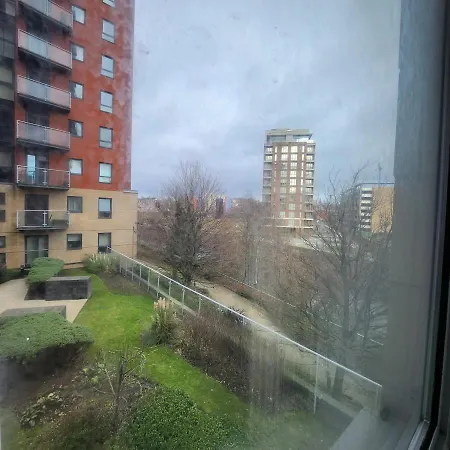 Shared - Walking From Leeds Center * ليدز